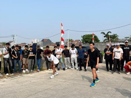 初開催、インドネシアの直営2校合同 運動会　現地なら
