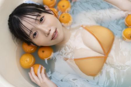 ドラマチックレコードの新居歩美、待望の1st写真集『