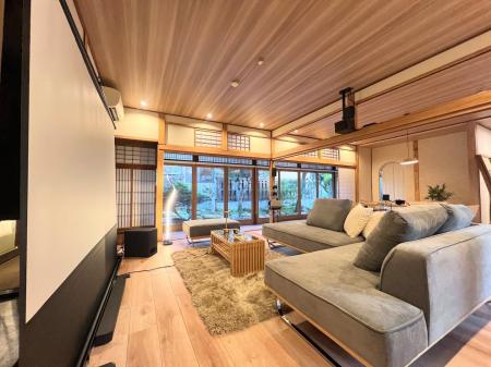 飛騨高山で一棟貸し民泊を新規公開 - モダン和風の一