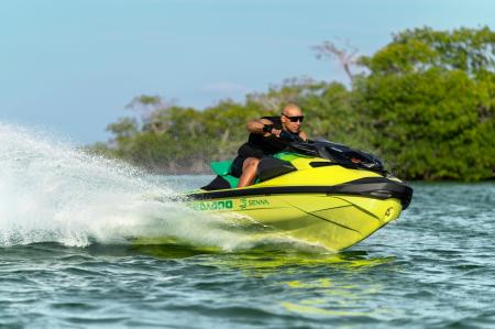 Sea-Doo、Sennaブランドとパートナーシップを締結 ア Sea-Doo、Sennaブランドとパートナーシップを締結 ア