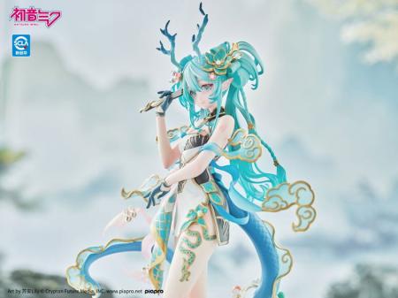 「青龍」をモチーフにアレンジされた「初音ミク」がフ