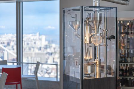 地上173mの展望台で館内焙煎。空中庭園展望台が新焙煎 地上173mの展望台で館内焙煎。空中庭園展望台が新焙煎