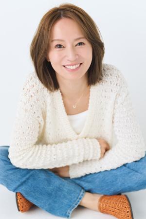 本人自宅を大公開！鈴木亜美の新刊『考えなくても体が