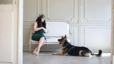 スーパーモデル　川崎カイヤが犬たちの健やかさと美し