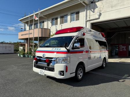 救急車と多目的搬送車を寄附いただきました~隊員の簡 救急車と多目的搬送車を寄附いただきました~隊員の簡