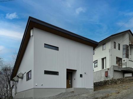 蔵王の一棟貸し「goot villa」公開、住宅の技術を宿泊