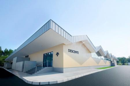 株式会社デサント 「水沢ダウン」生産拠点水沢工場建
