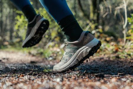 Tevaより天気も、路面も、気にしないGORE-TEX(R)搭載