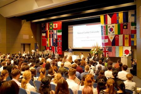 【関西外国語大学】2026年度の9月入学式が挙行され、