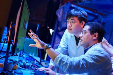 STマイクロエレクトロニクスとシンガポール国立大学、