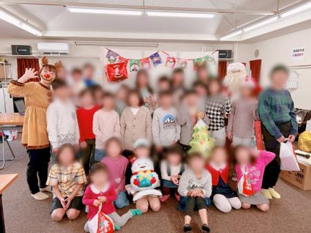 府中の子ども食堂に来る子どもたちへ、クリスマスプレ