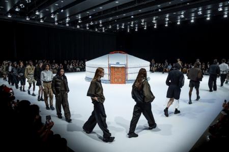 - Rakuten Fashion Week TOKYO 2027 S/Sシーズン -本