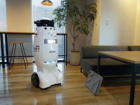 自律移動型警備ロボット「SQ-2」に「変化検知機能」を