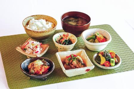 地産地消×予防栄養学のこだわり料理へ さがら子生れ温