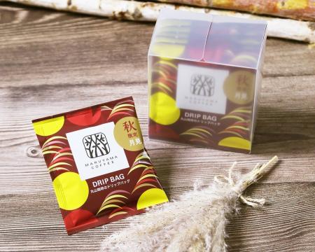 コーヒーの風味とパッケージに四季折々の情緒を表現し