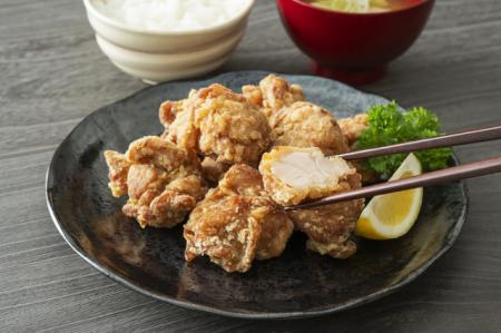 「唐揚げ店」倒産ラッシュから復権 26年は前年比9割減