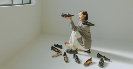 立ったまま履ける人気シューズ「すぽばき」シリーズに