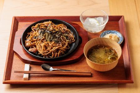 dancyu編集部と半年以上かけて開発した”麺が主役”の焼