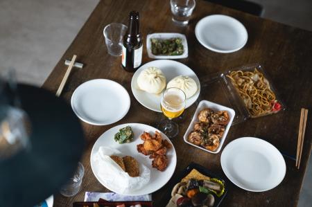 【食欲の秋】大阪・布施で「1泊11食」！SEKAI HOTEL名