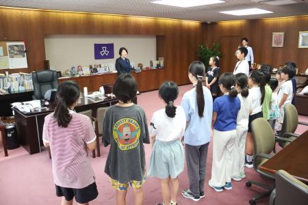 品川区、「子ども参観日」を初開催‐子どもの職業観育