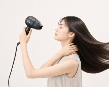 「旅行にも、いつもの髪型を。」simplusから、0.4kg・