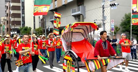 浅草サンバカーニバルに永谷園「お茶づけサンビスタ」