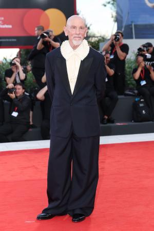 【Dior】ジョン・マルコヴィッチ、ローラ・ダーン、ス