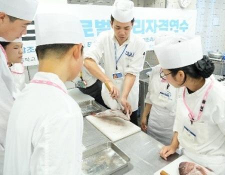 ＜辻調理師専門学校×海外教育機関　連携活動＞韓国彗