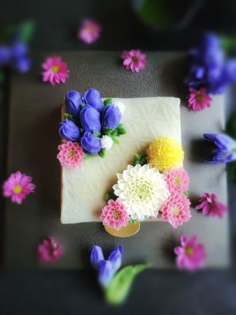 栗と抹茶の浮島に、あんクリームで秋の草花を表utf-8
