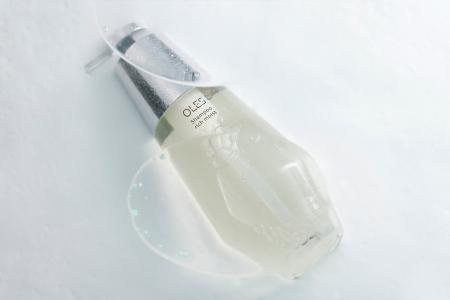 “水を一滴も配合しない*” プレミアムヘアケアブランド “水を一滴も配合しない*” プレミアムヘアケアブランド
