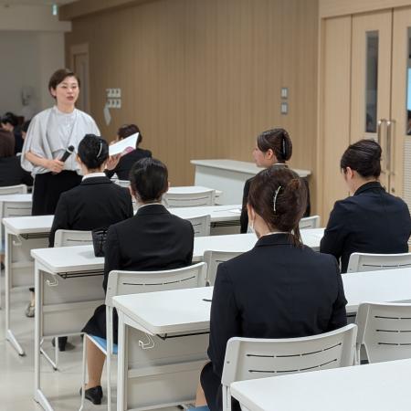エステティシャンによる高校生向け「出前授業」プログ