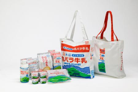 白バラ牛乳パックがそのままトートバッグになって登場