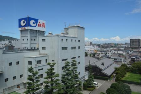 吟醸酒の香気成分を高める酵母研究を進める白鶴酒...