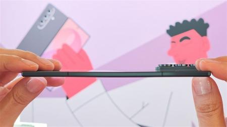 253gから201gへ 「Samsung Galaxy Z Foldシリーズ」 253gから201gへ 「Samsung Galaxy Z Foldシリーズ」