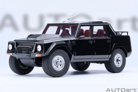 V12エンジンを搭載した異色のスーパーSUV「ランボルギ