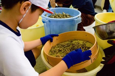 小豆島で創業168年のごま専業メーカー「かどや」4年目