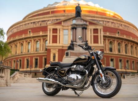 ロイヤルエンフィールドがSATOMARI MOTORCYCLEとコラ