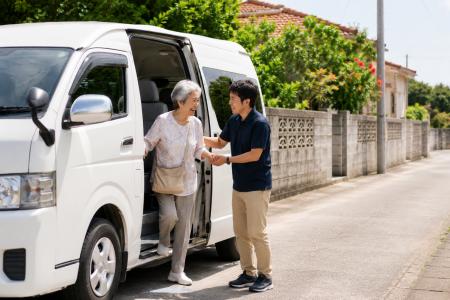 沖縄トヨタ自動車、国土交通大臣認定「交通空白地有償 沖縄トヨタ自動車、国土交通大臣認定「交通空白地有償