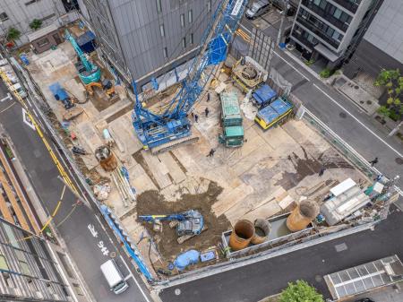 中銀カプセルタワービル跡地でホテル建設進む 中銀カプセルタワービル跡地でホテル建設進む