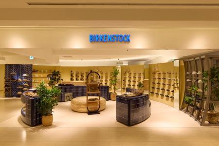 BIRKENSTOCK が名駅エリア初となる直営店を名古屋 タ BIRKENSTOCK が名駅エリア初となる直営店を名古屋 タ