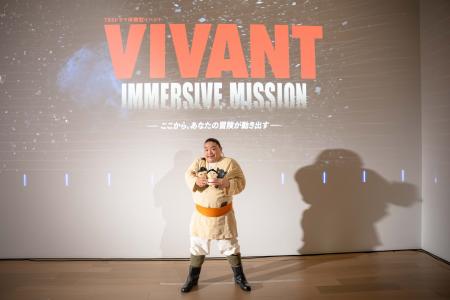 ドラムがサプライズ登場！「やっとこの日が迎えられて