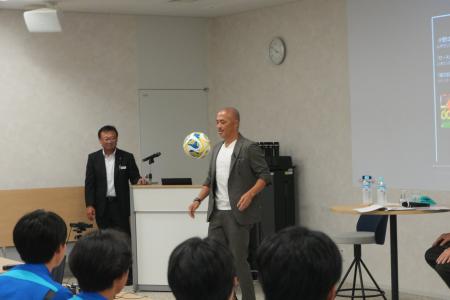 日本道路|元サッカー日本代表・小野伸二氏が新入社員 日本道路|元サッカー日本代表・小野伸二氏が新入社員