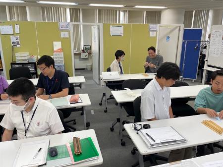 アイエスエフネットジョイ、沼津市の特別支援学校の職
