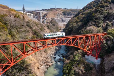 【南阿蘇鉄道初】観光トロッコ列車をけん引する「DB16 【南阿蘇鉄道初】観光トロッコ列車をけん引する「DB16