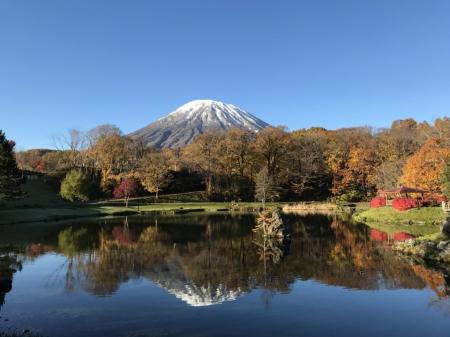 秋の北海道ニセコで心と身体を解放するウェルネスリト