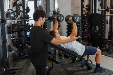 全国110店舗以上展開する「La pilates」から男性専用