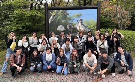 知らない世界に飛び込む。それは、最高の冒険になる 知らない世界に飛び込む。それは、最高の冒険になる