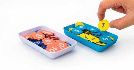 大好評の「オインクゲームズ 箱に入るトレイ」に新色