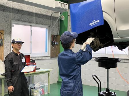 【日研トータルソーシング】当社初、自動車整備士の人