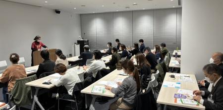 家族に頼らずひとりで生きるために。「身元保証」と「
